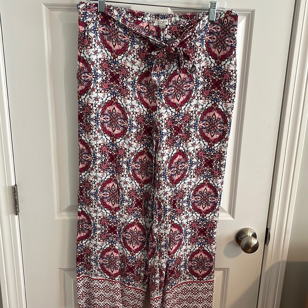 Flowy printed pants with belt from the Loft